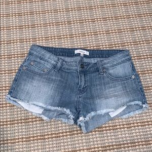 ARITZIA TALULA JEAN SHORTS SIZE: 26